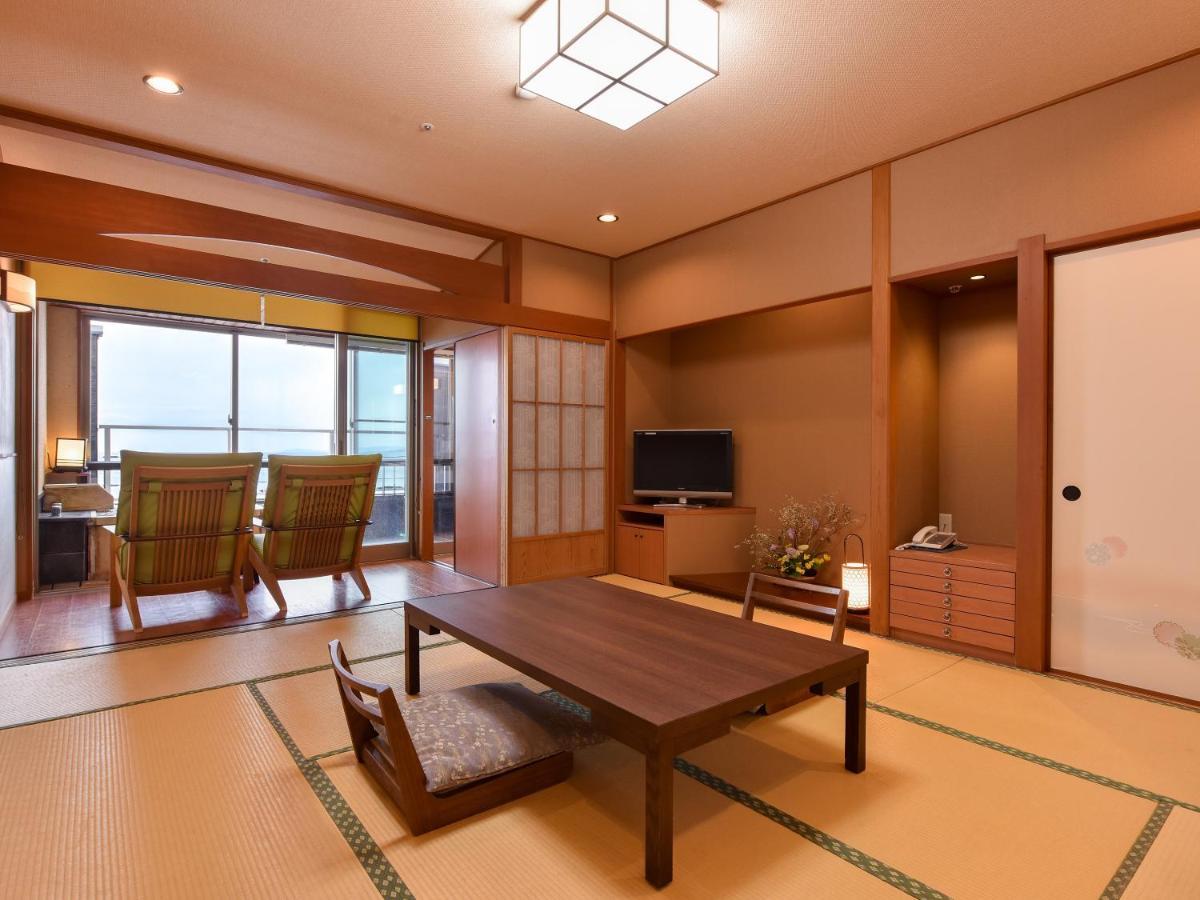 Hotel Sanrakuso Shirahama Exteriör bild