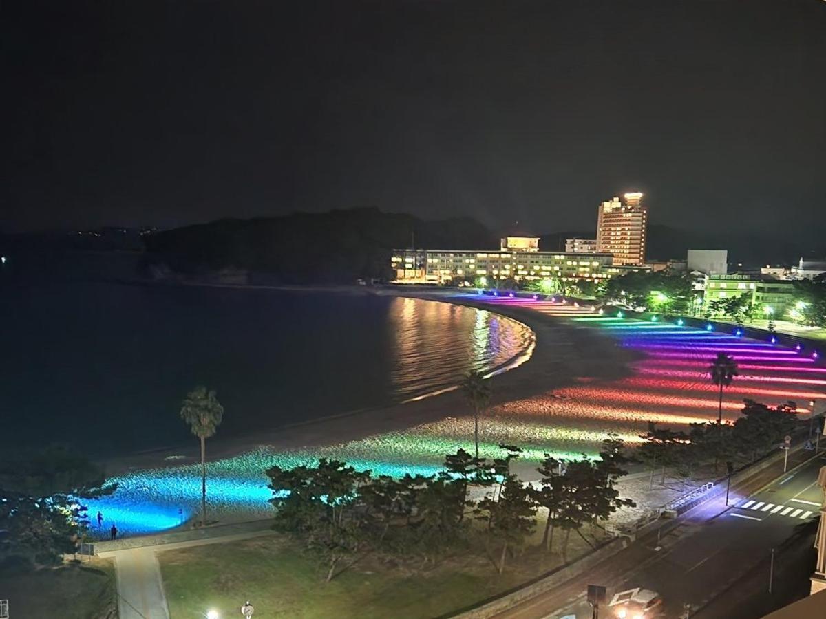 Hotel Sanrakuso Shirahama Exteriör bild